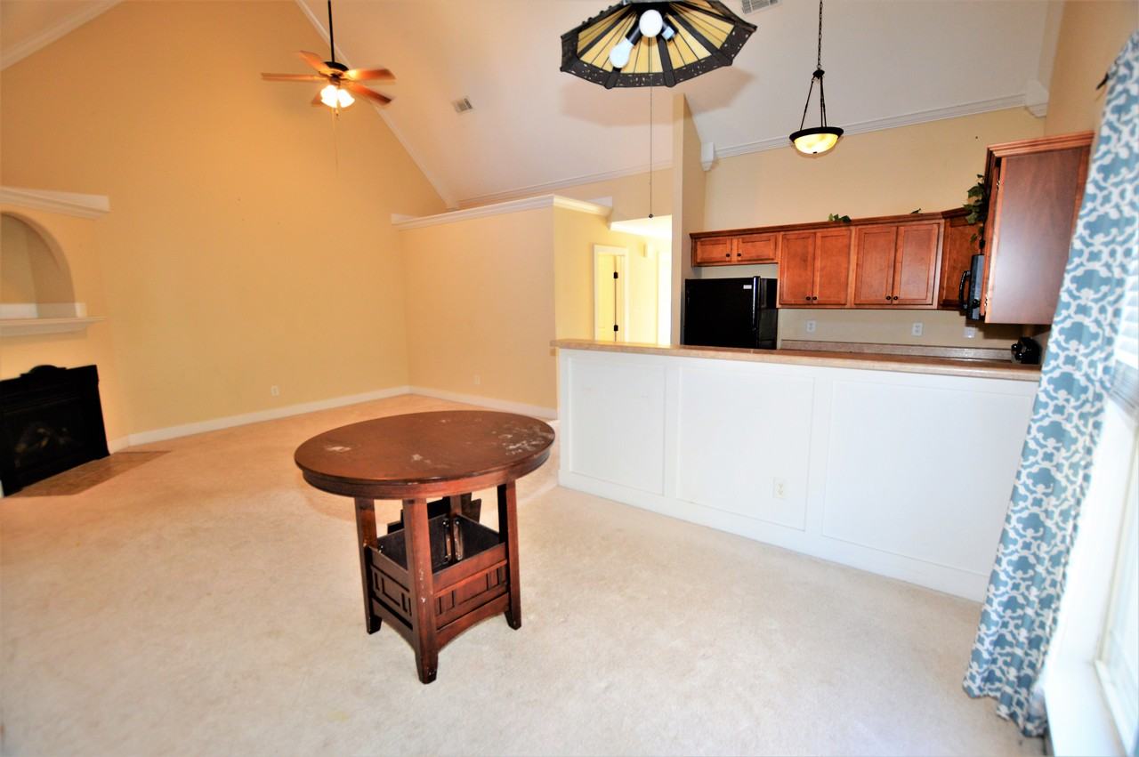 2027 Rossburg Pl - Photo 5 of 9