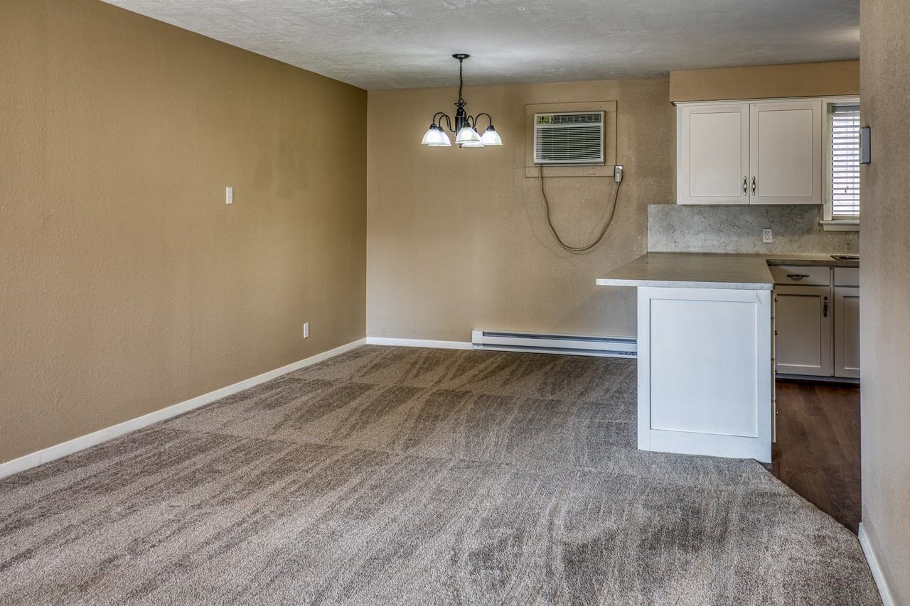 401 E Main St #5 - Photo 4 of 21