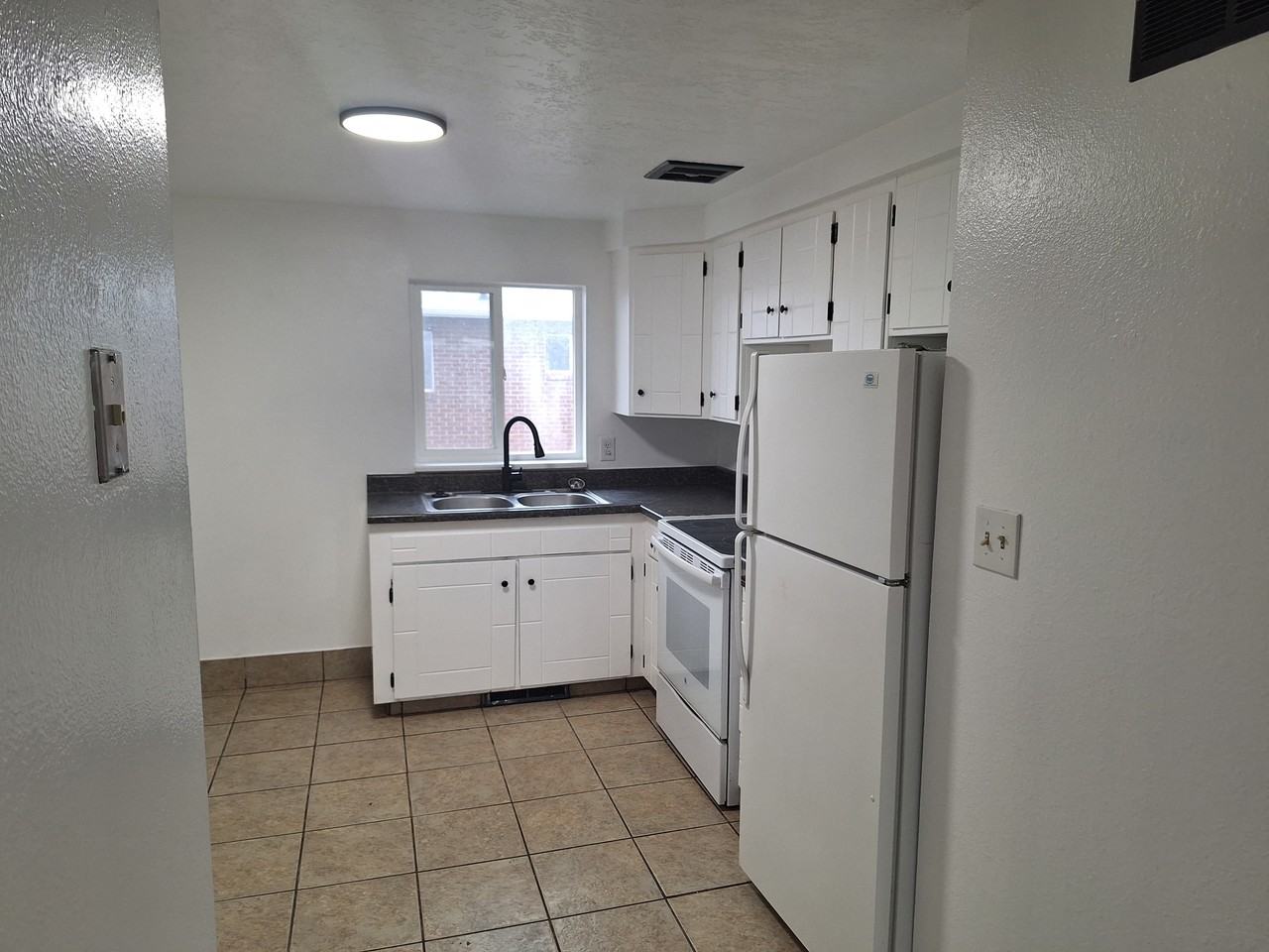 2002 Westsouth, #2 - Photo 3 of 14