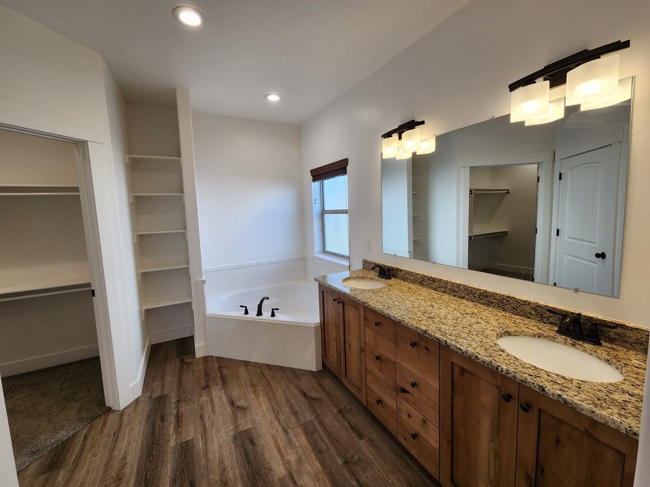 337 E Eagle Way - Photo 7 of 11