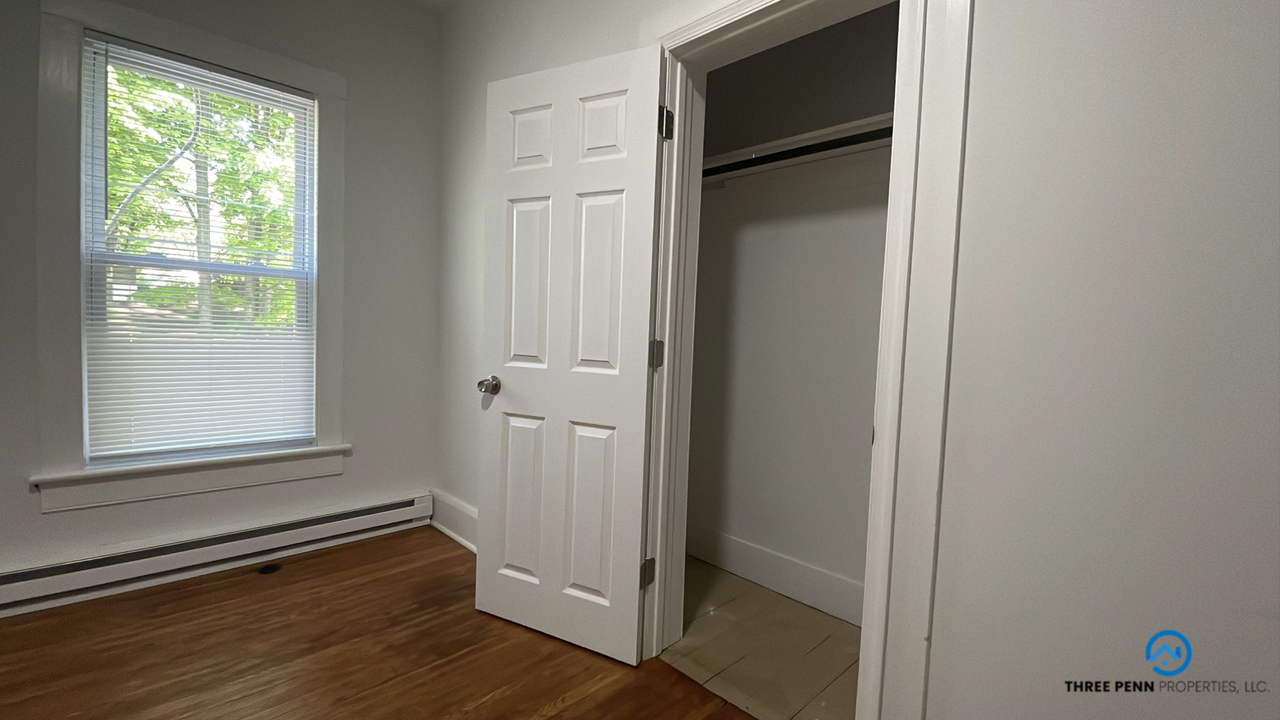 100 Broad St #B - Photo 4 of 19