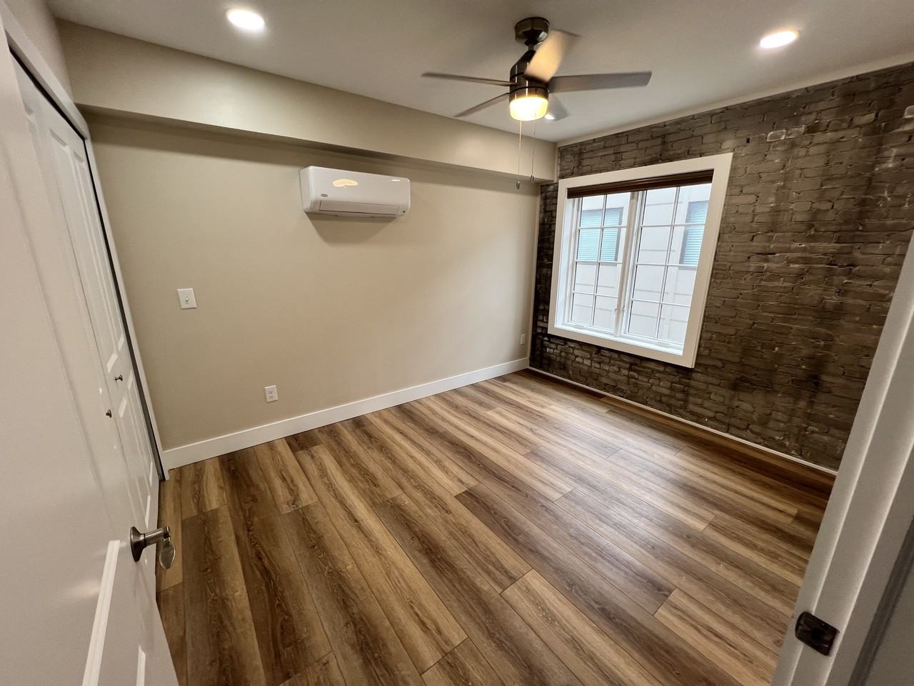 208 S Jackson St #202 - Photo 4 of 8