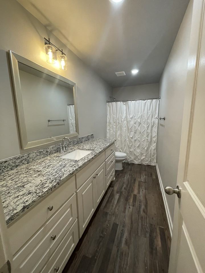 5520 122nd St - Photo 3 of 9