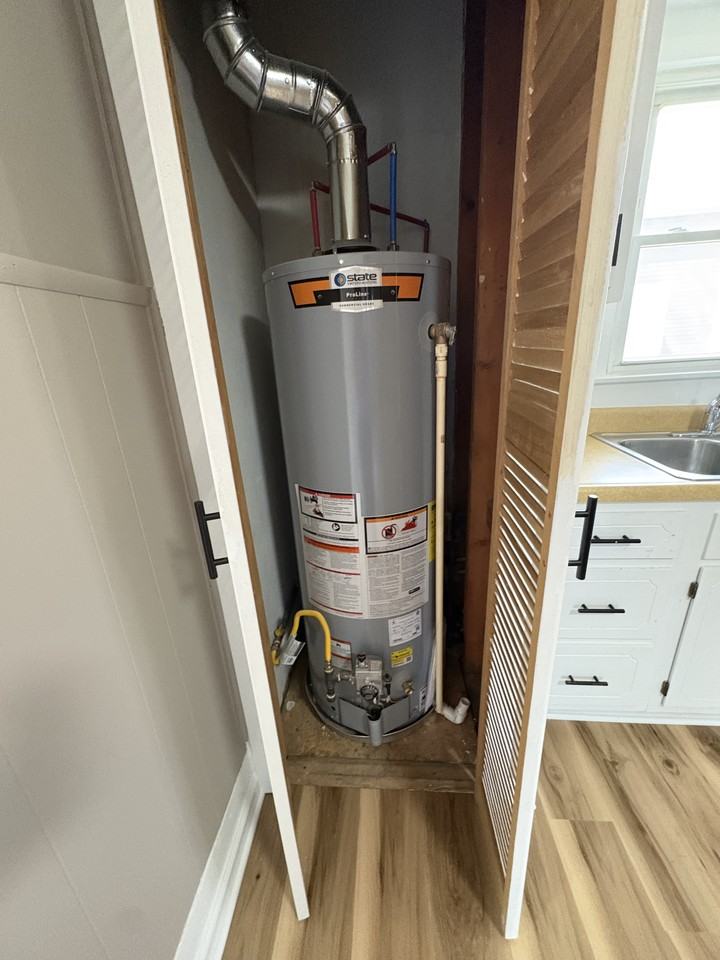 645 Forest Ave - Photo 4 of 25