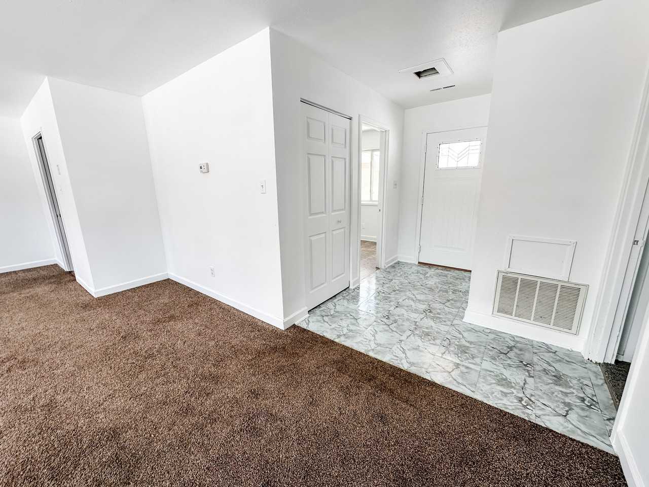 41026 Gunter Ct - Photo 2 of 14