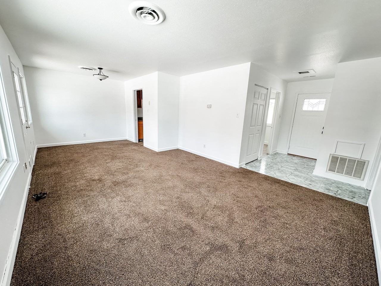 41026 Gunter Ct - Photo 3 of 14