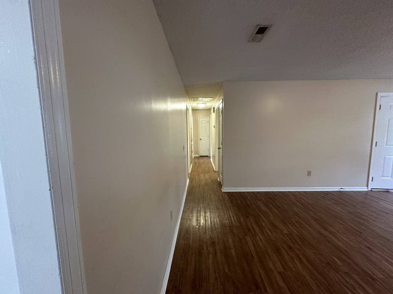 909 Yorktown Rd - Photo 3 of 15