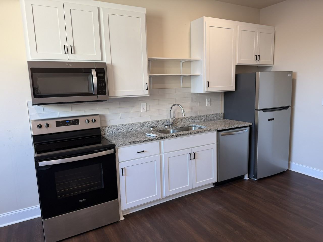 128 N Main St - Photo 4 of 13