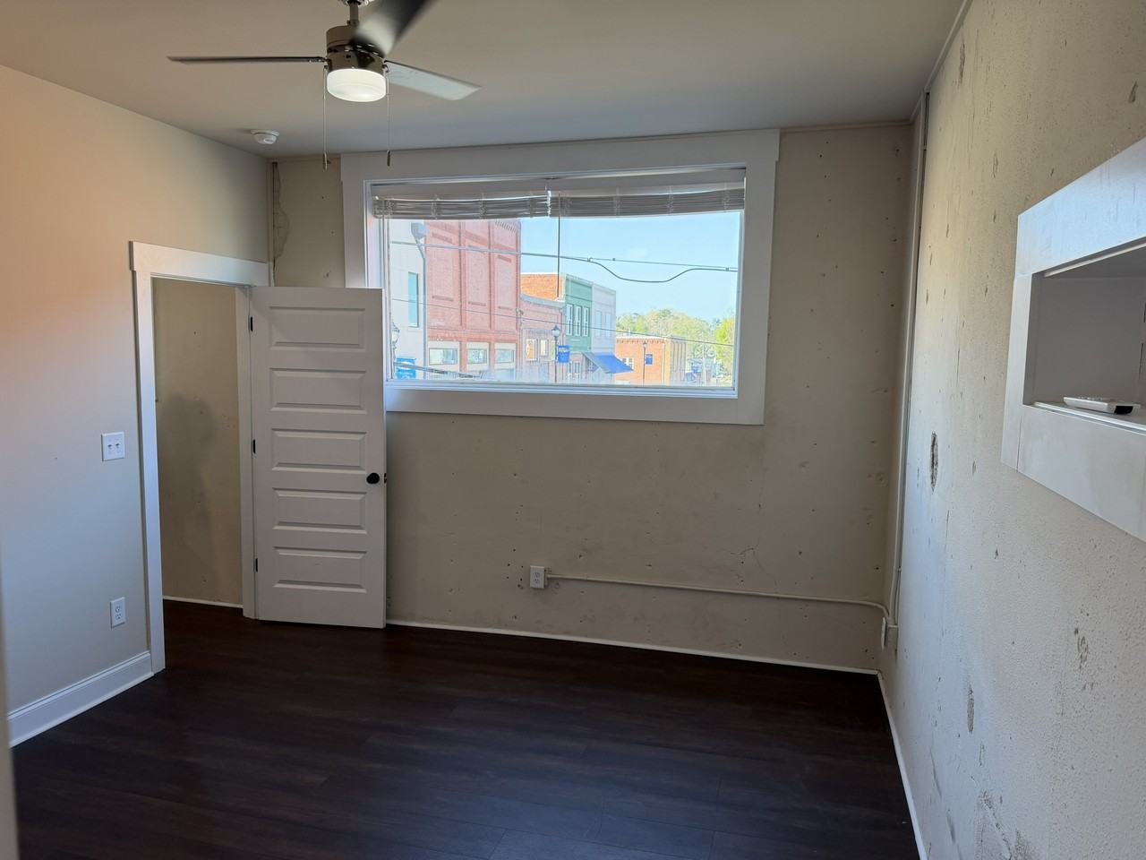 128 N Main St - Photo 7 of 13