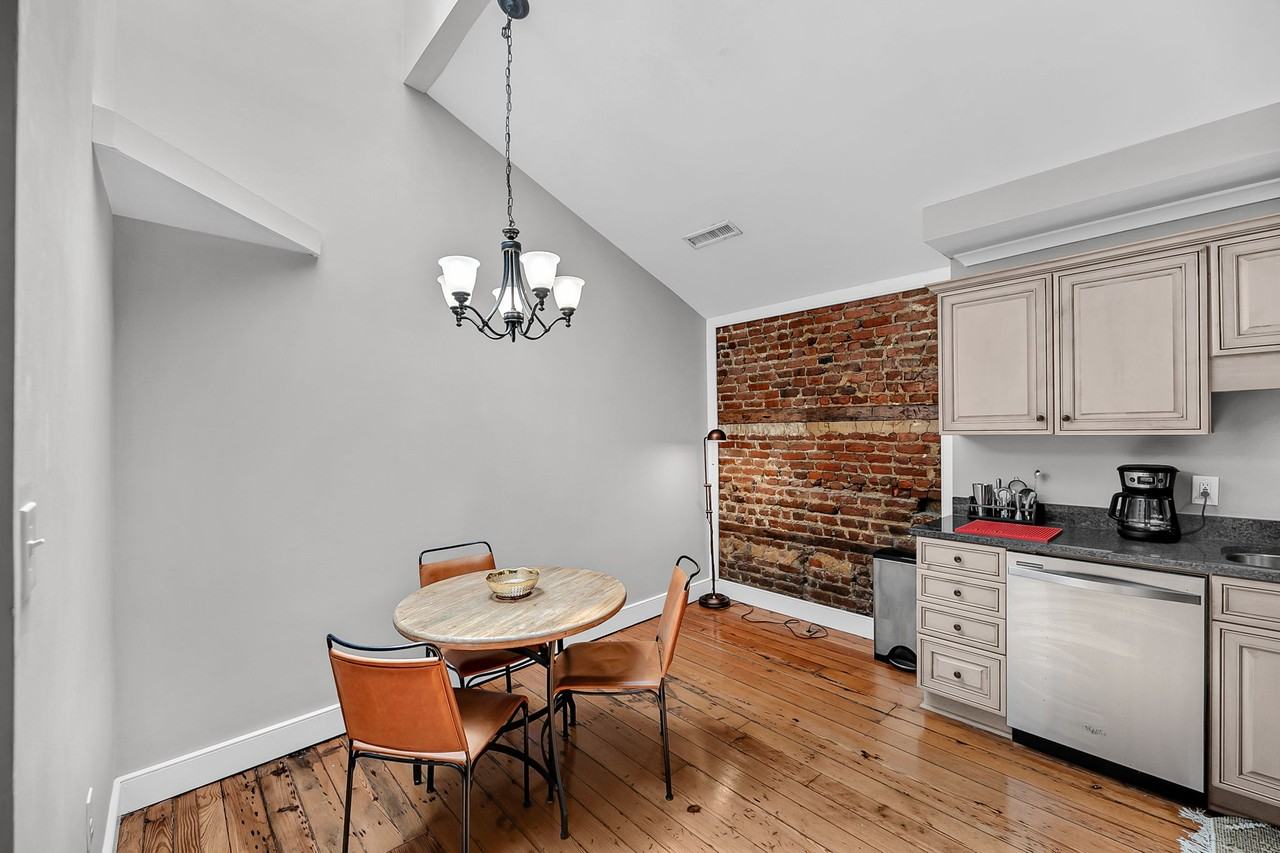 278 King St #1 - Photo 5 of 14