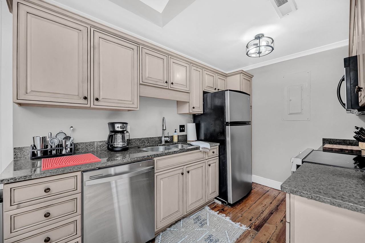 278 King St #1 - Photo 6 of 14