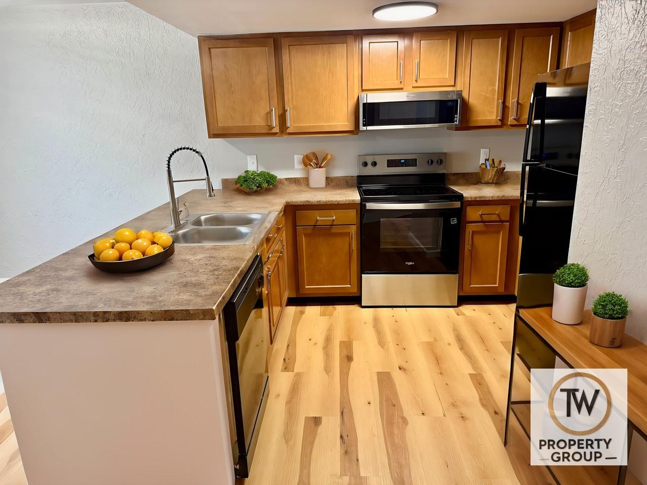 204 W Wesley Dr #204 - Photo 5 of 25