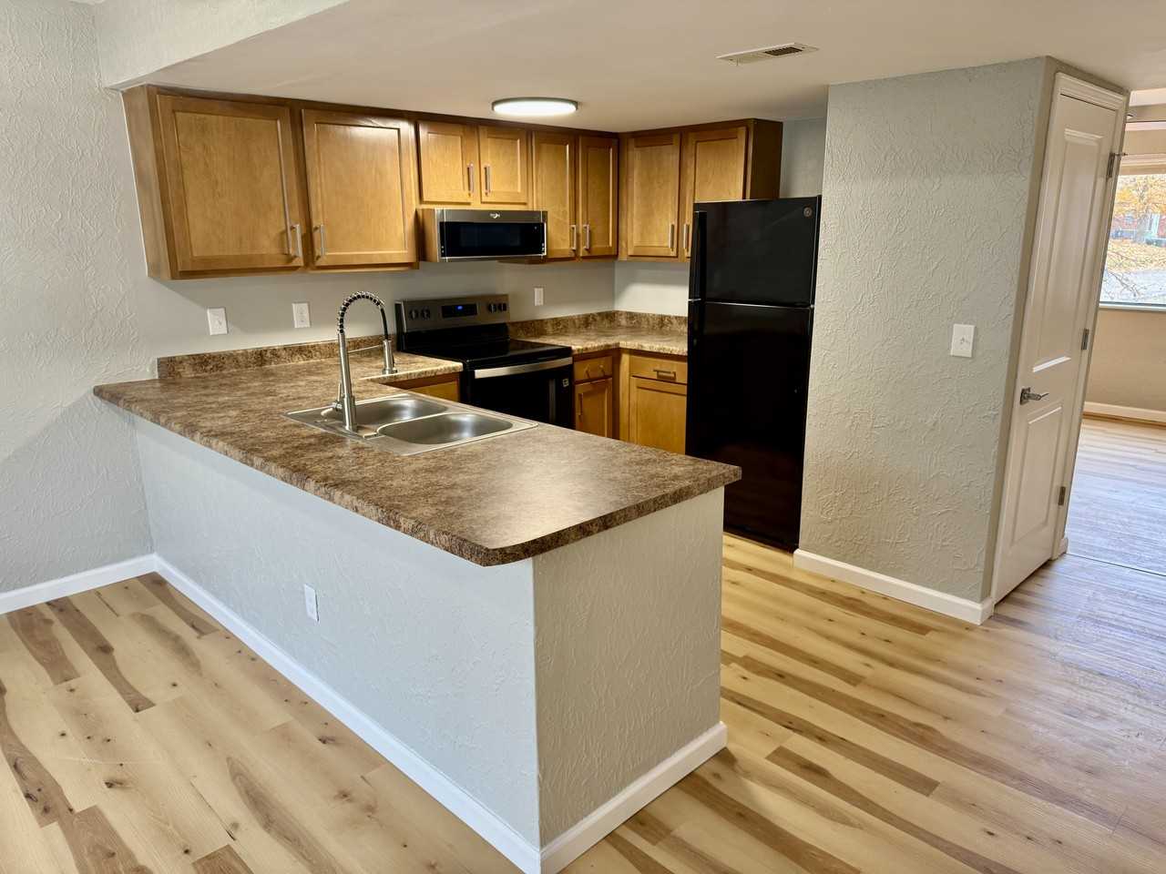 204 W Wesley Dr #204 - Photo 7 of 25