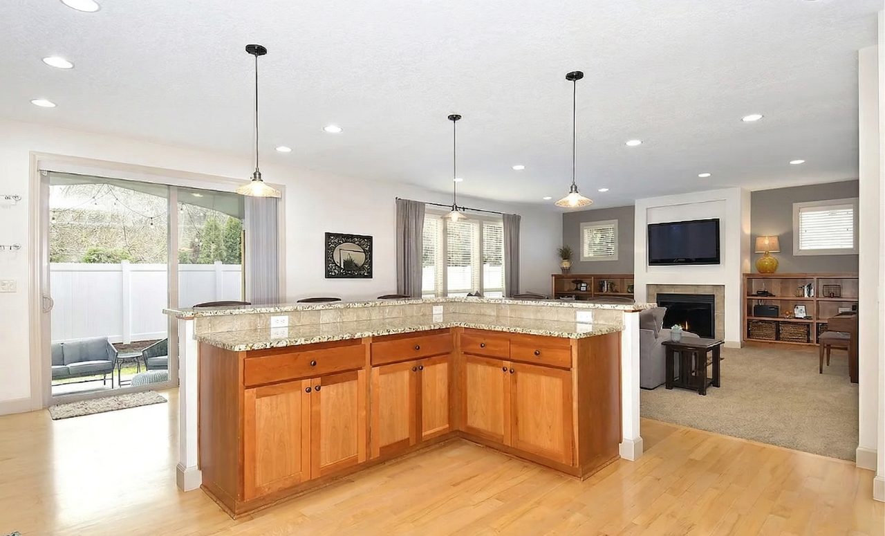 17560 Sw Keystone Ct - Photo 5 of 15