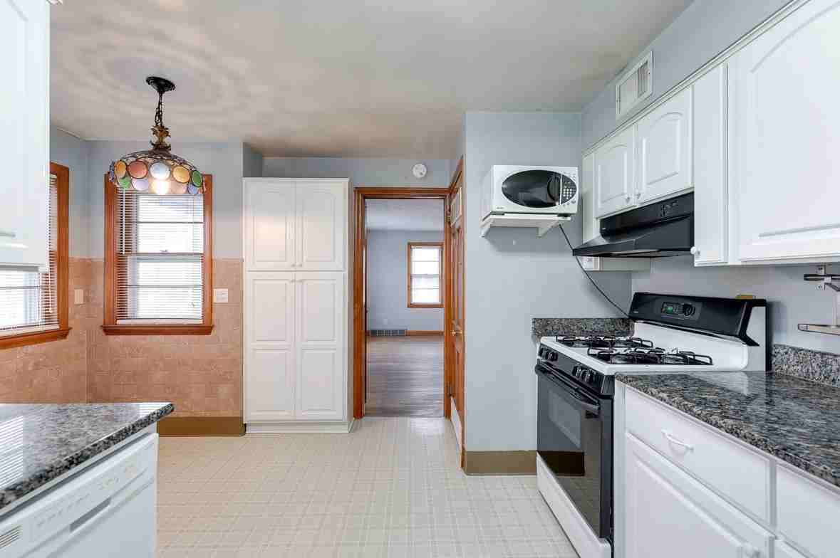 4967 Maple St - Photo 5 of 16