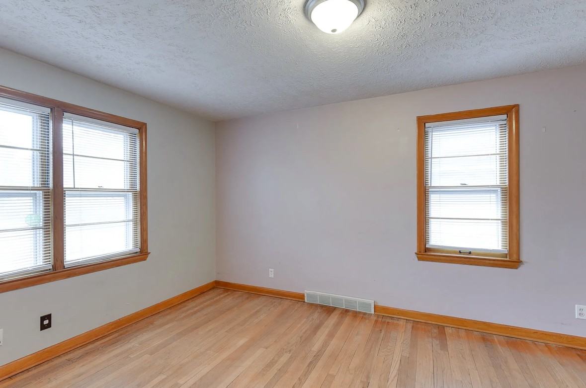 4967 Maple St - Photo 7 of 16