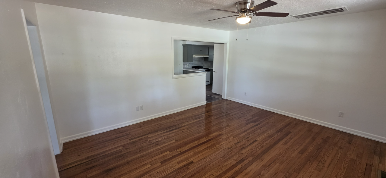 601 N 6th Ave - Photo 2 of 14