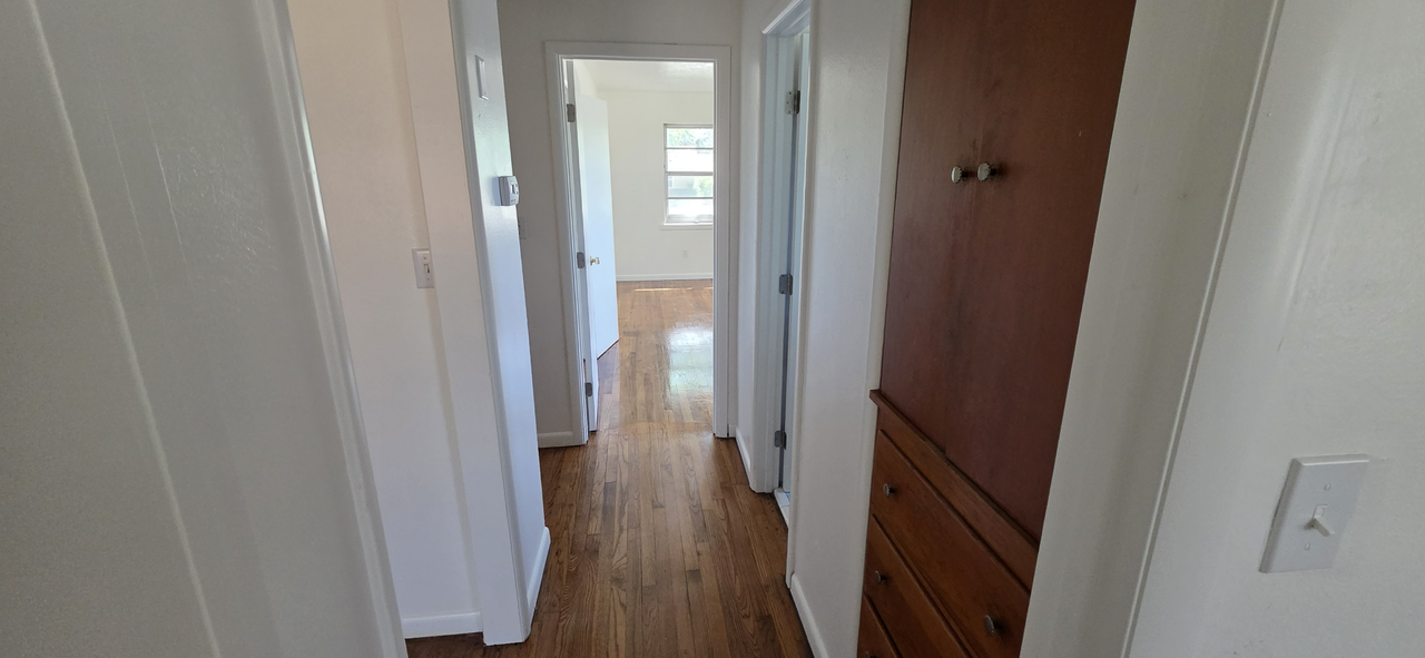 601 N 6th Ave - Photo 7 of 14