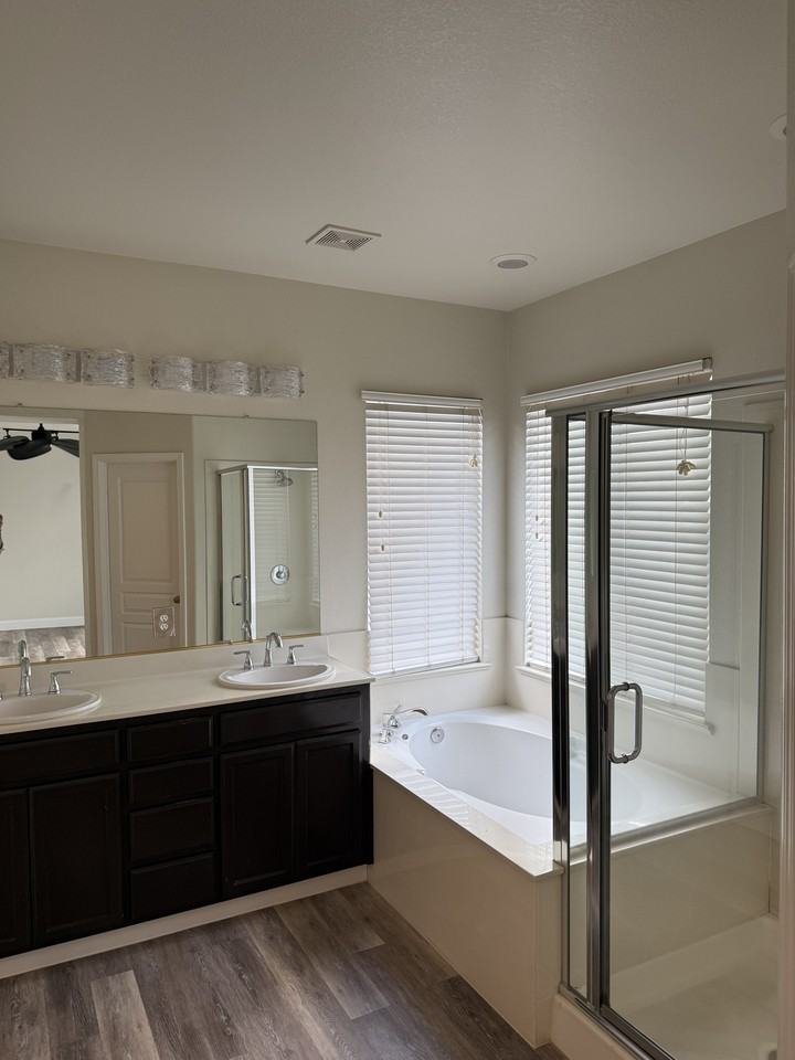 2301 Warm Springs Dr - Photo 2 of 5