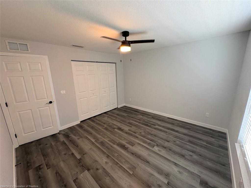 331 Homasassa Ave Ne - Photo 4 of 16