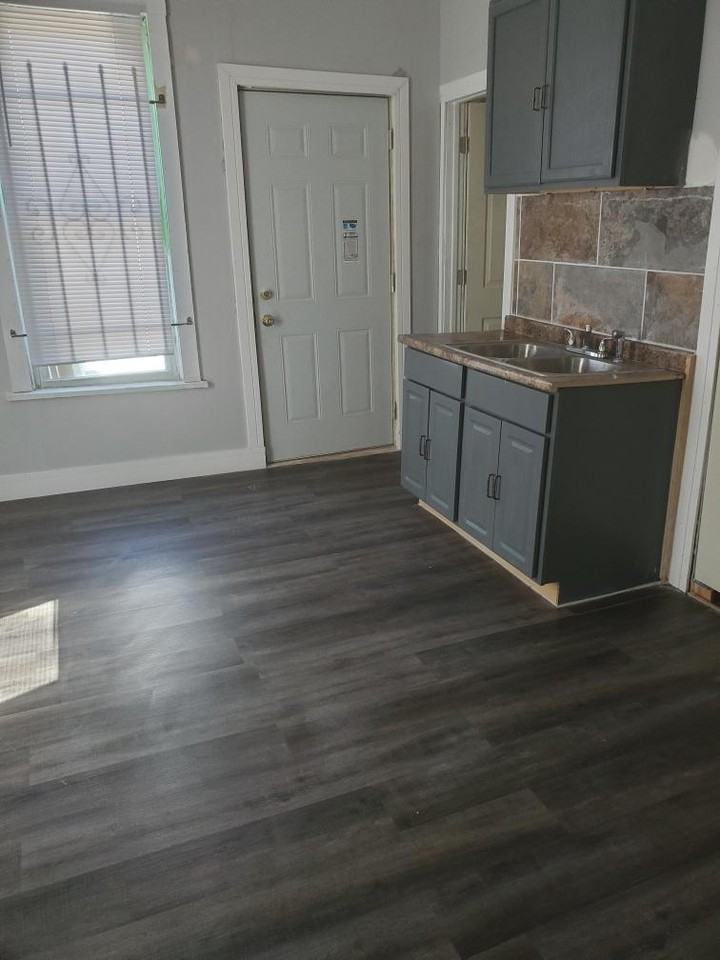 5956 S Green St #2 - Photo 7 of 11