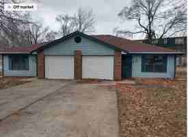 featured image of 412 N Gilbert St #412