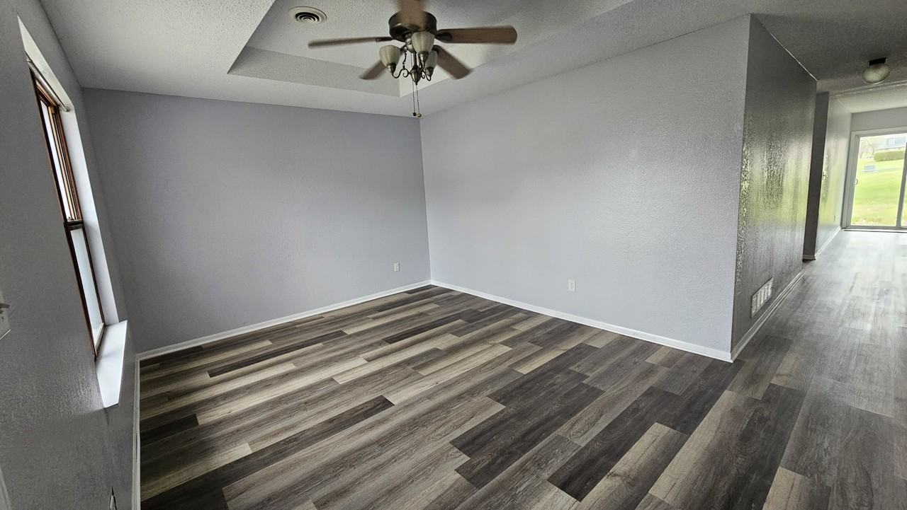 412 N Gilbert St #412 - Photo 4 of 7