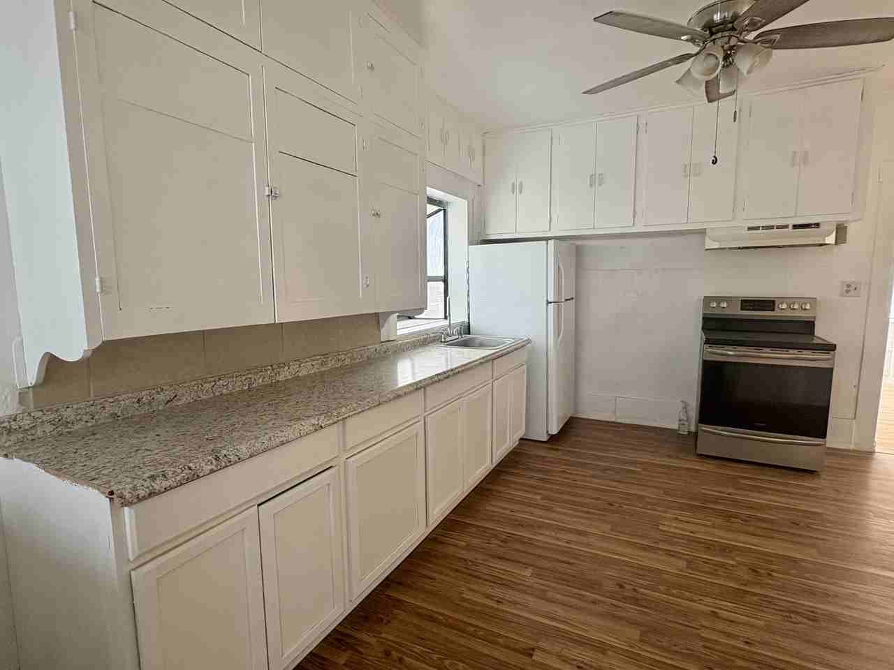 1345 Cornell Ave - Photo 2 of 10