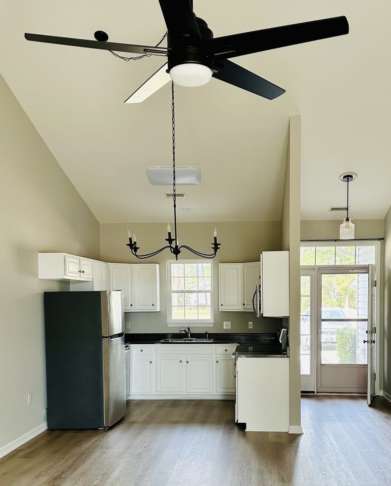 5094 Wyncie Wynd - Photo 3 of 8