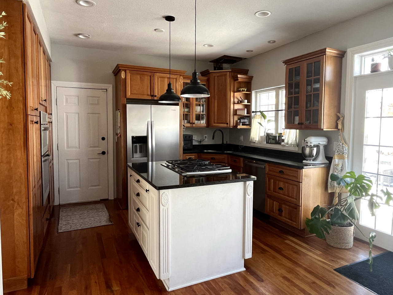 17093 Isleton Ave - Photo 3 of 29