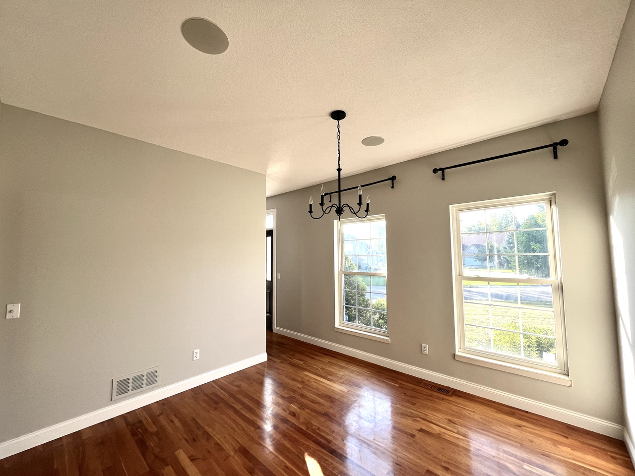 17093 Isleton Ave - Photo 6 of 29