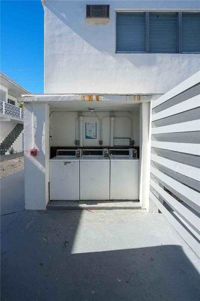 7931 East Dr - Photo 7 of 23