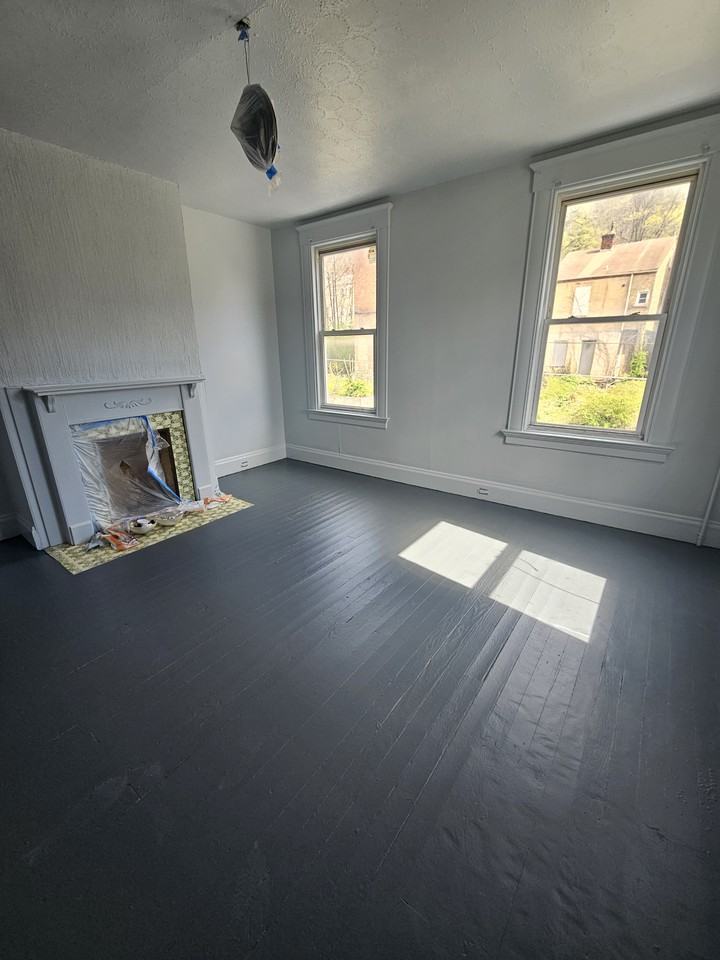 703 Sedam St - Photo 2 of 3