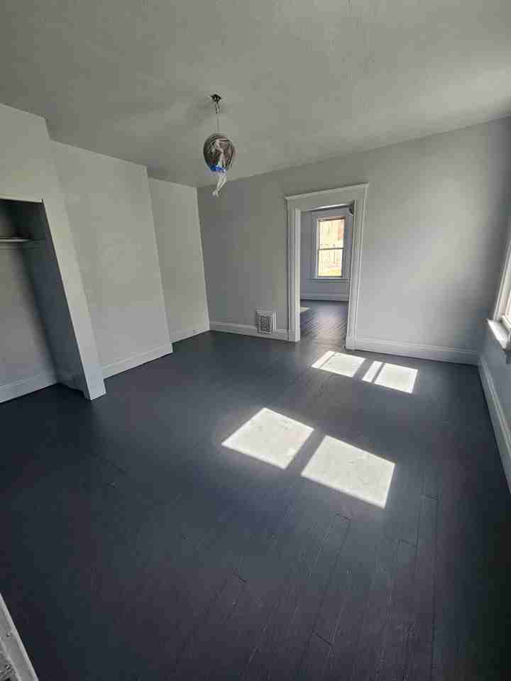 703 Sedam St - Photo 3 of 3