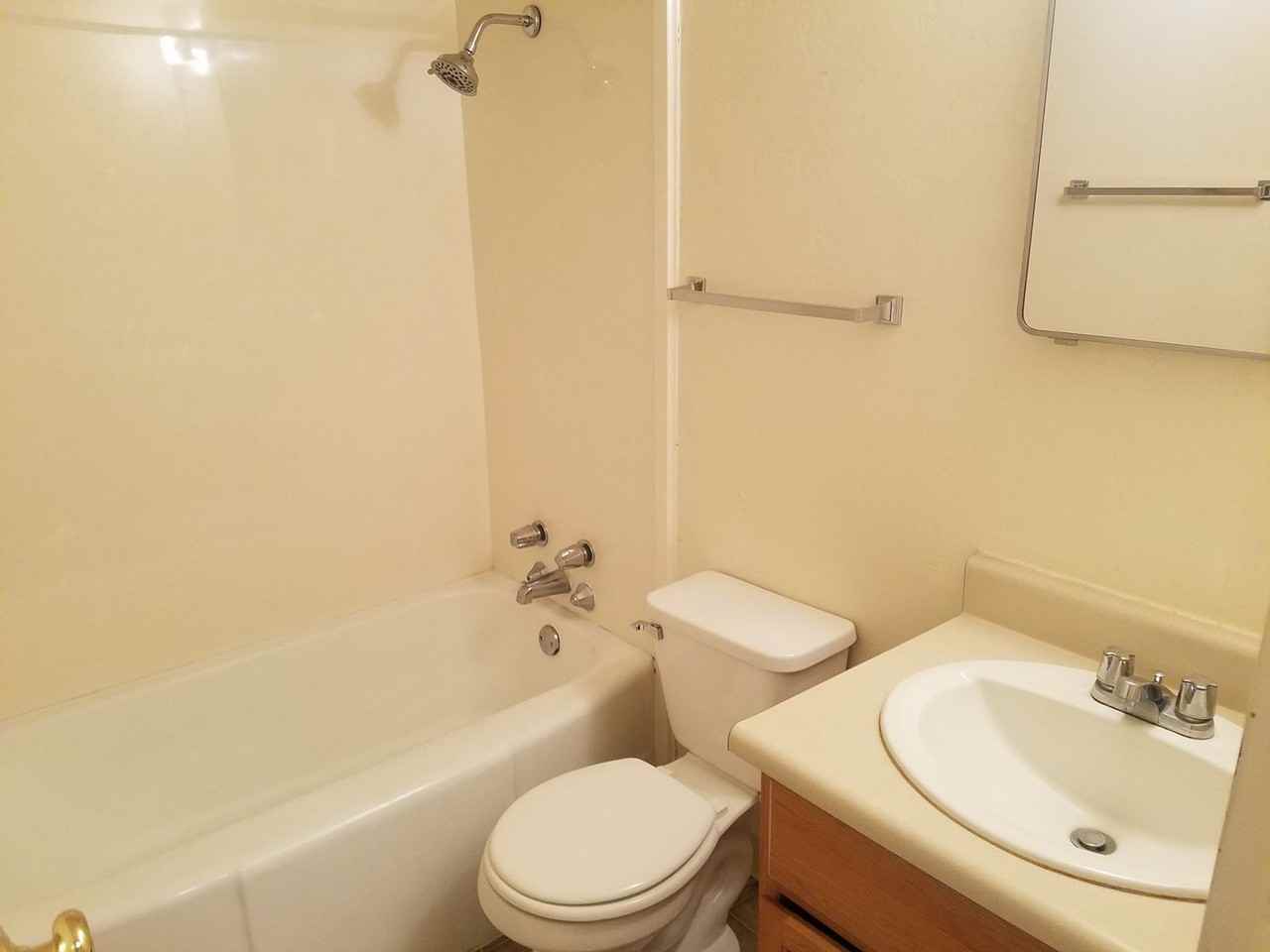 The Medford Plaza - Photo 3 of 34