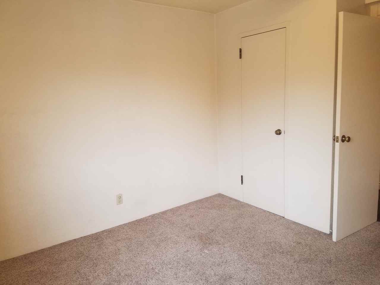 The Medford Plaza - Photo 5 of 34