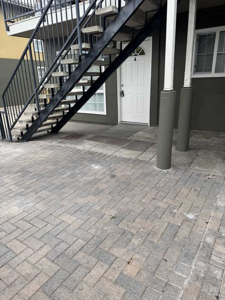 136 E. Bay - A #A - Photo 3 of 11