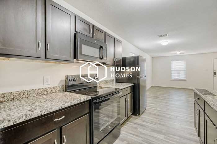 1117 Jones St - Photo 5 of 14