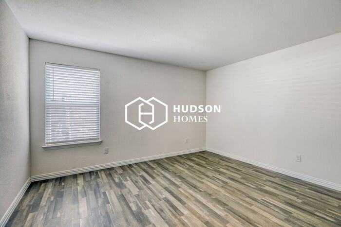 1117 Jones St - Photo 6 of 14