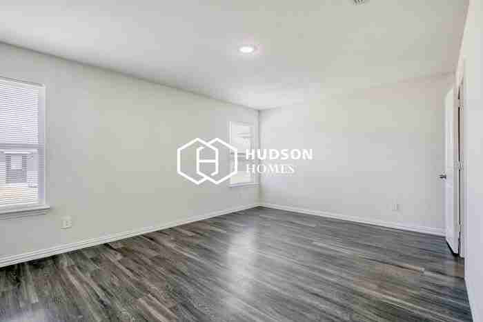 429 Shorty St - Photo 4 of 14