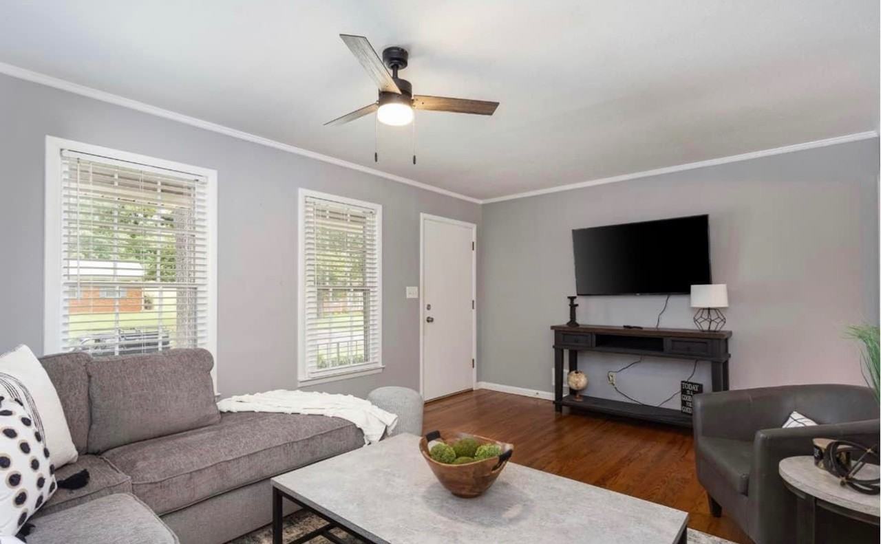 947 Boswell Dr - Photo 4 of 11