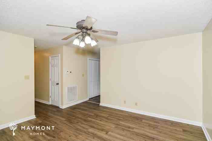 129 Monarch Ln - Photo 4 of 15