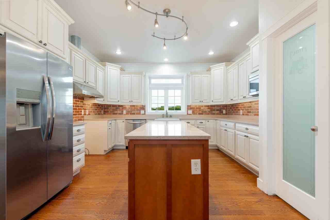 2630 New Orchard Ct - Photo 3 of 11