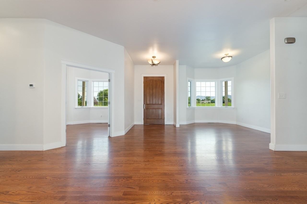 2630 New Orchard Ct - Photo 6 of 11