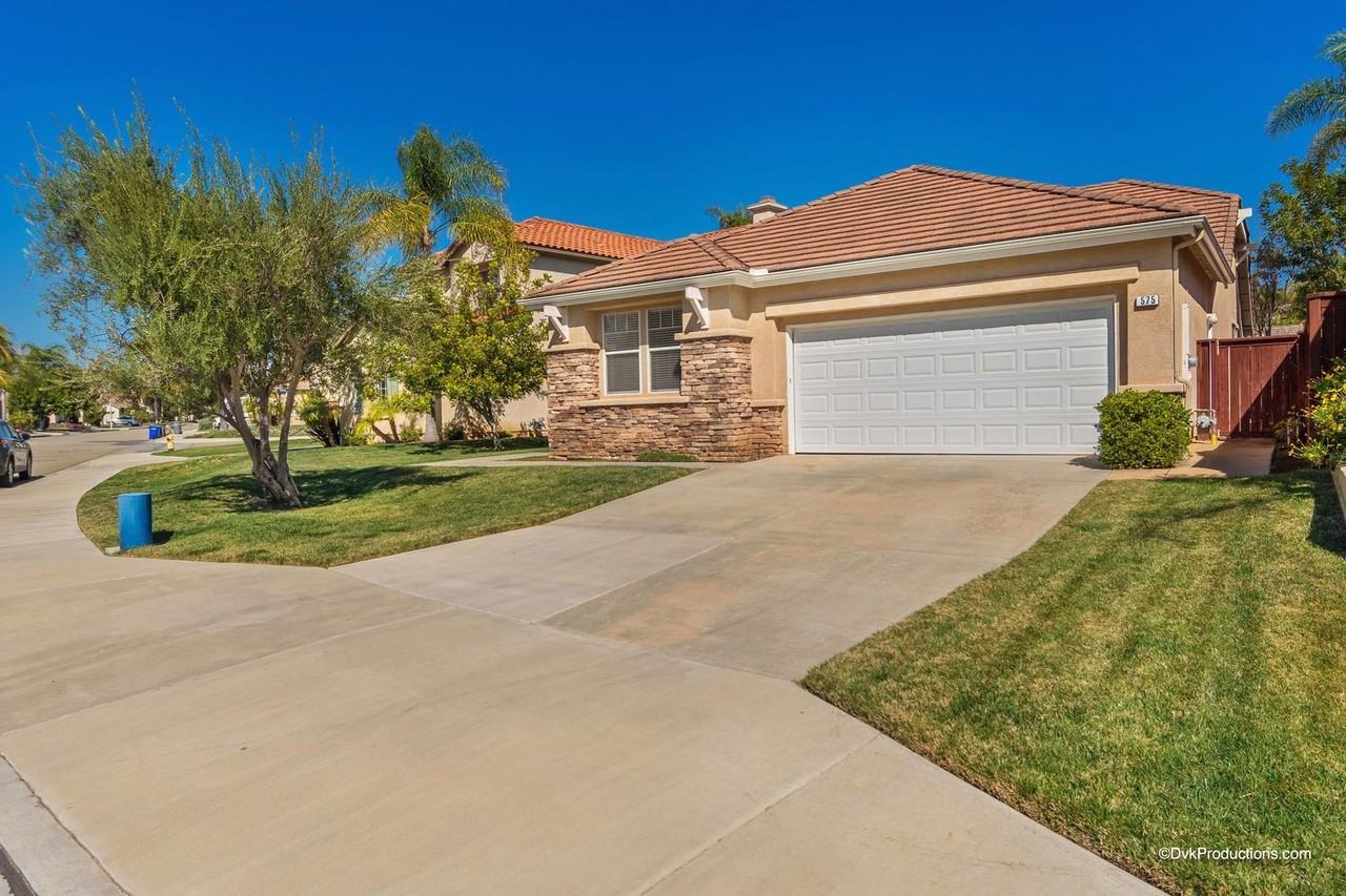 575 Chesterfield Cir #1 - Photo 2 of 24