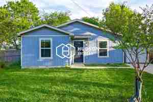 featured image of 207 Robbins St