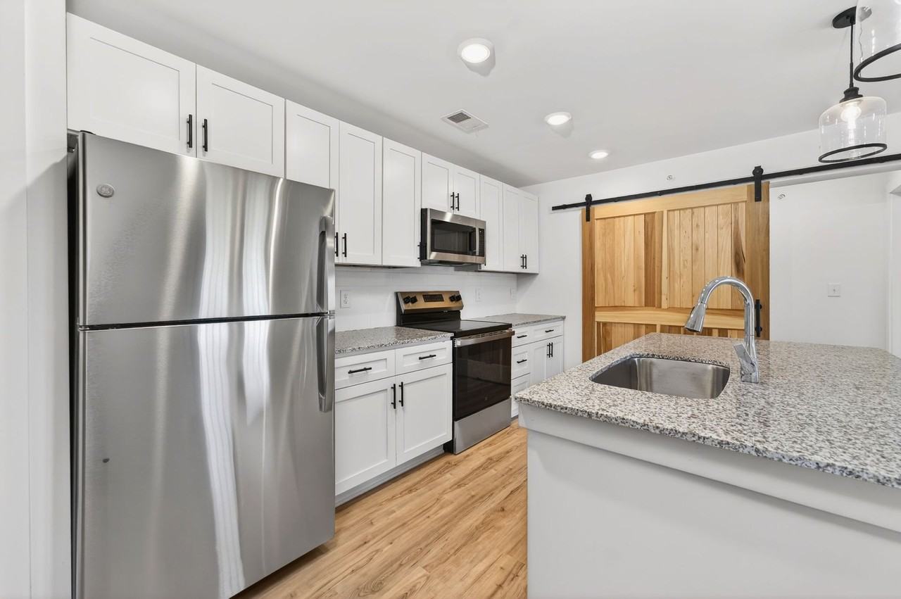The Addenbrook Apartments - Photo 3 of 20