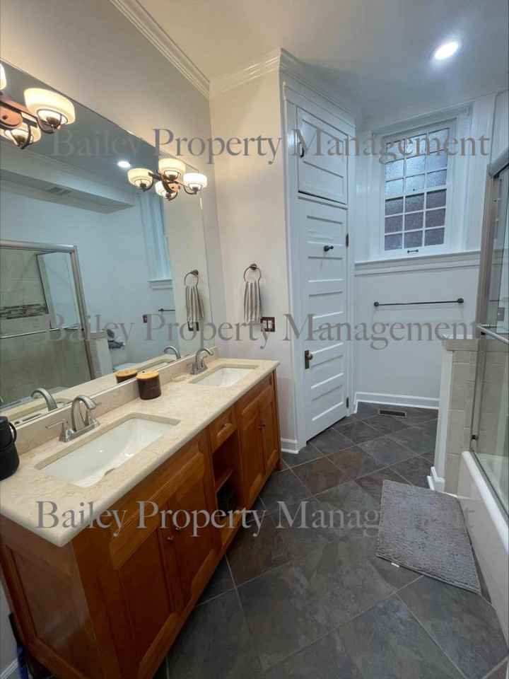 2541 Cherokee Pkwy Apt 1 - Photo 5 of 11