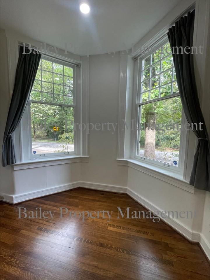 2541 Cherokee Pkwy Apt 1 - Photo 7 of 11