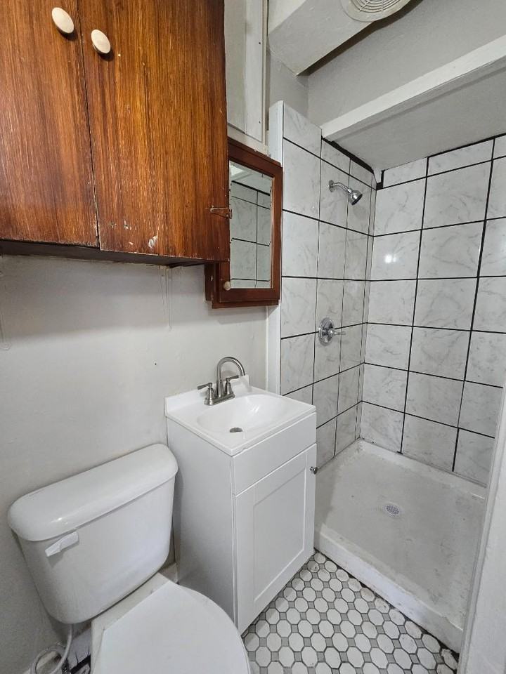 137 4th Avenue Southeast - Photo 5 of 5